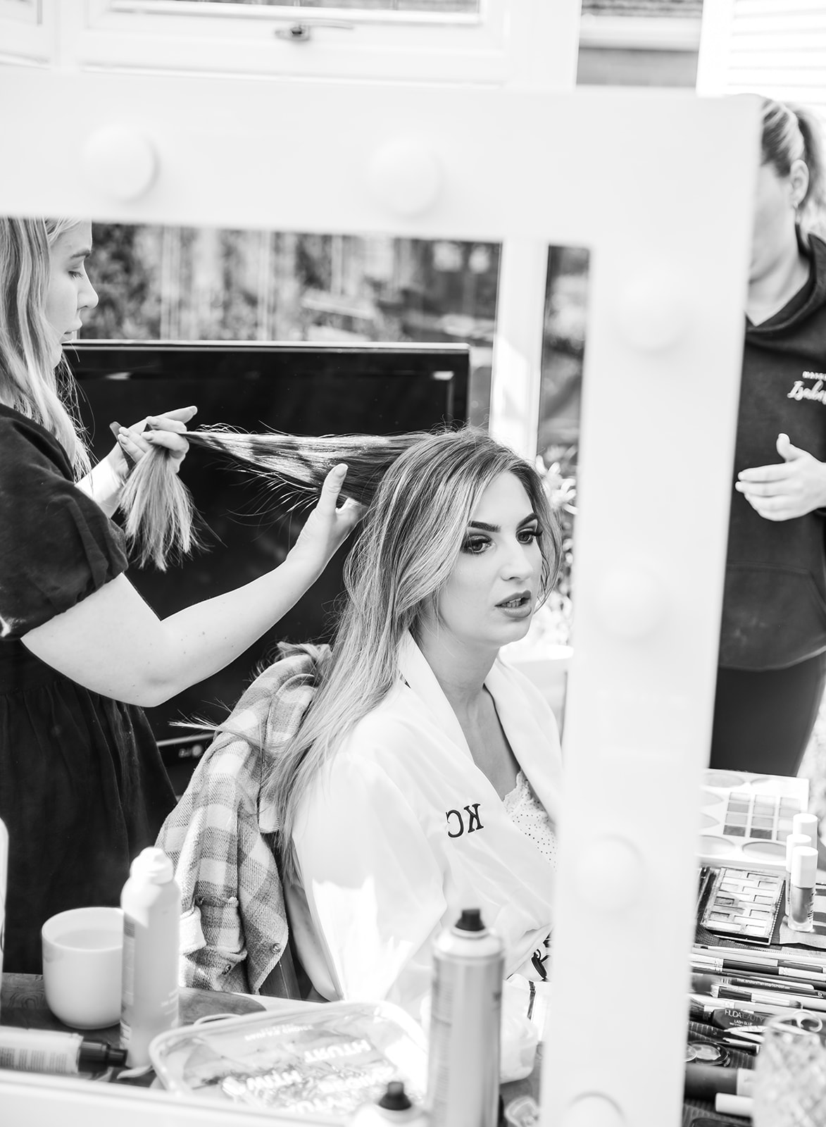 Bride getting ready for herefordshire wedding